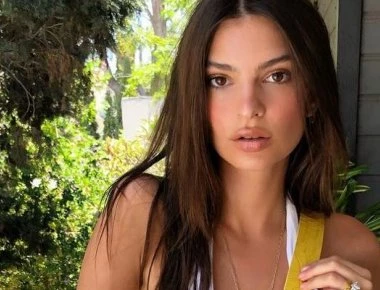 Έμιλι Ρατακόφσκι: Προκαλεί ξανά με ανύπαρκτο μπικίνι (φώτο)